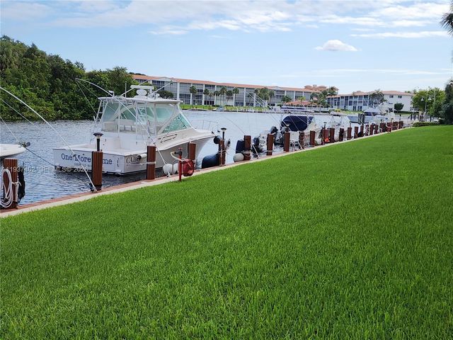 1631 Riverview Rd 203, Deerfield Beach, FL 33441