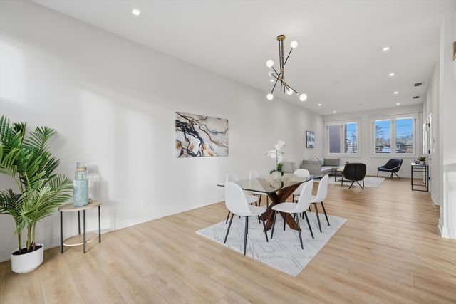 4200 W BELMONT Avenue, Chicago, IL 60641