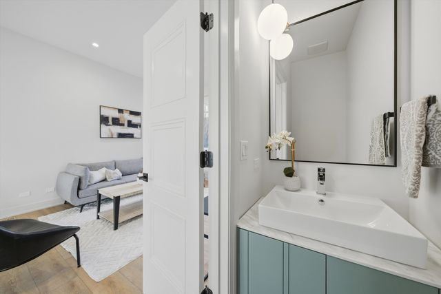 4200 W BELMONT Avenue, Chicago, IL 60641