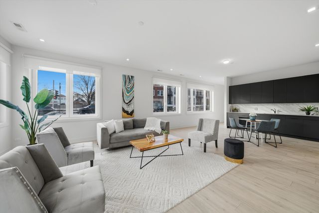 4200 W BELMONT Avenue, Chicago, IL 60641