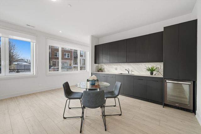 4200 W BELMONT Avenue, Chicago, IL 60641