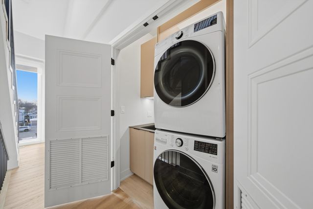 4200 W BELMONT Avenue, Chicago, IL 60641