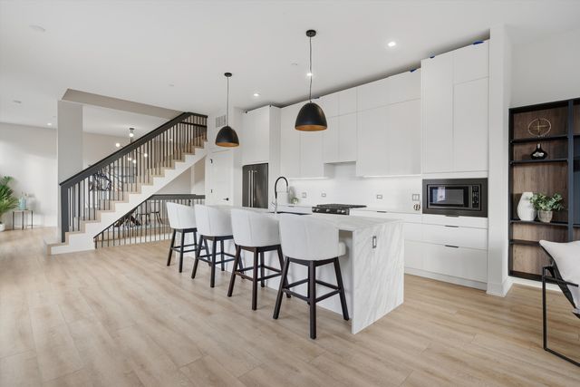 4200 W BELMONT Avenue, Chicago, IL 60641