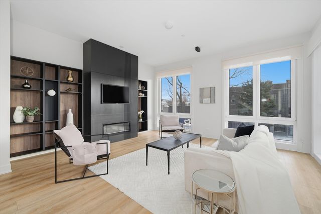 4200 W BELMONT Avenue, Chicago, IL 60641