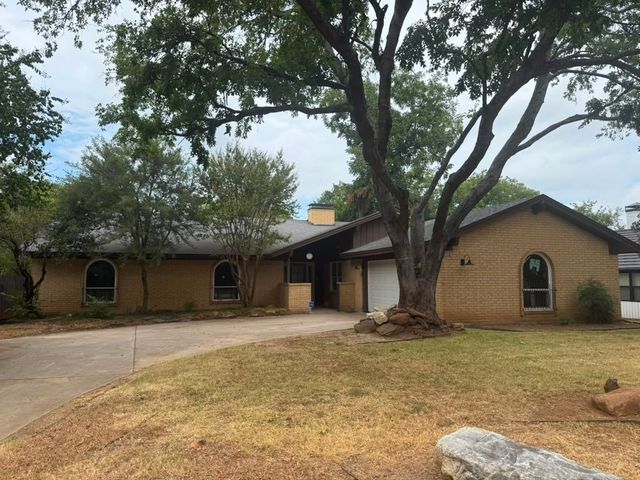 7317 Yolanda Drive, Fort Worth, TX 76112