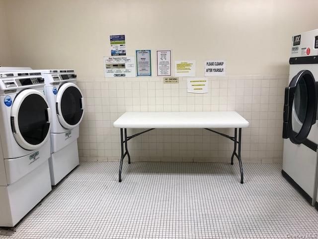 360 Central Avenue 220, Lawrence, NY 11559