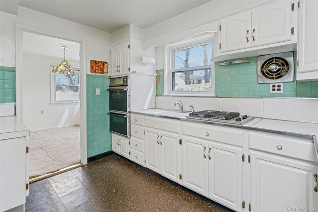 260 Roundhill Drive, Yonkers, NY 10710