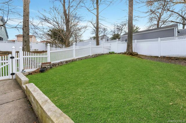 260 Roundhill Drive, Yonkers, NY 10710