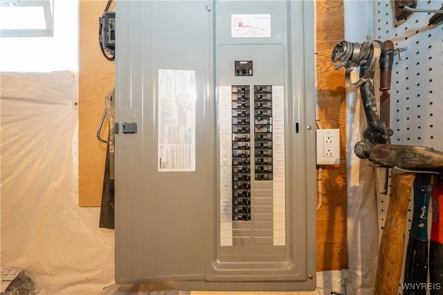 7165 Creekbend Drive, Pendleton, NY 14120