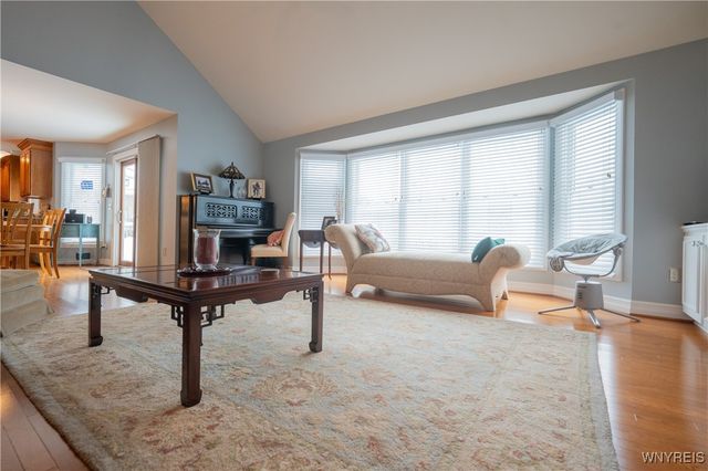 7165 Creekbend Drive, Pendleton, NY 14120