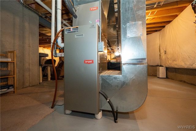 7165 Creekbend Drive, Pendleton, NY 14120