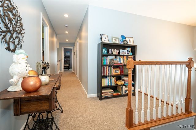 7165 Creekbend Drive, Pendleton, NY 14120