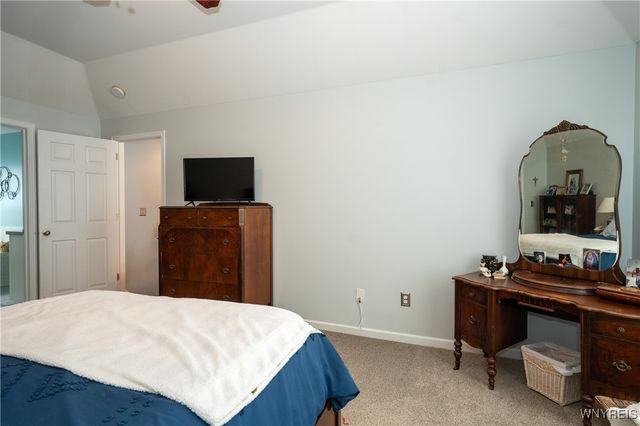 7165 Creekbend Drive, Pendleton, NY 14120