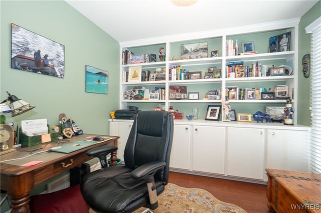 7165 Creekbend Drive, Pendleton, NY 14120