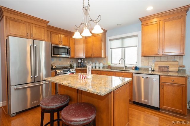 7165 Creekbend Drive, Pendleton, NY 14120