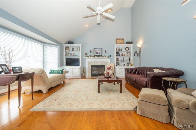 7165 Creekbend Drive, Pendleton, NY 14120