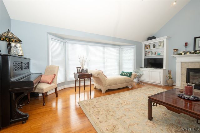 7165 Creekbend Drive, Pendleton, NY 14120