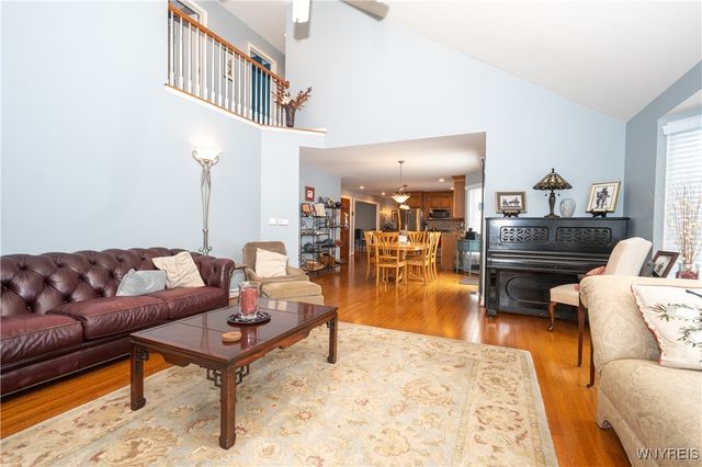 7165 Creekbend Drive, Pendleton, NY 14120