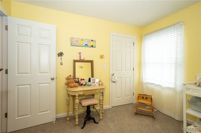 7165 Creekbend Drive, Pendleton, NY 14120