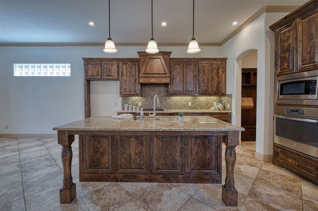 9104 Blue Water Drive, Plano, TX 75025