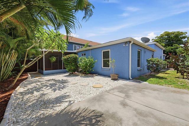 1649 8TH STREET, Sarasota, FL 34236
