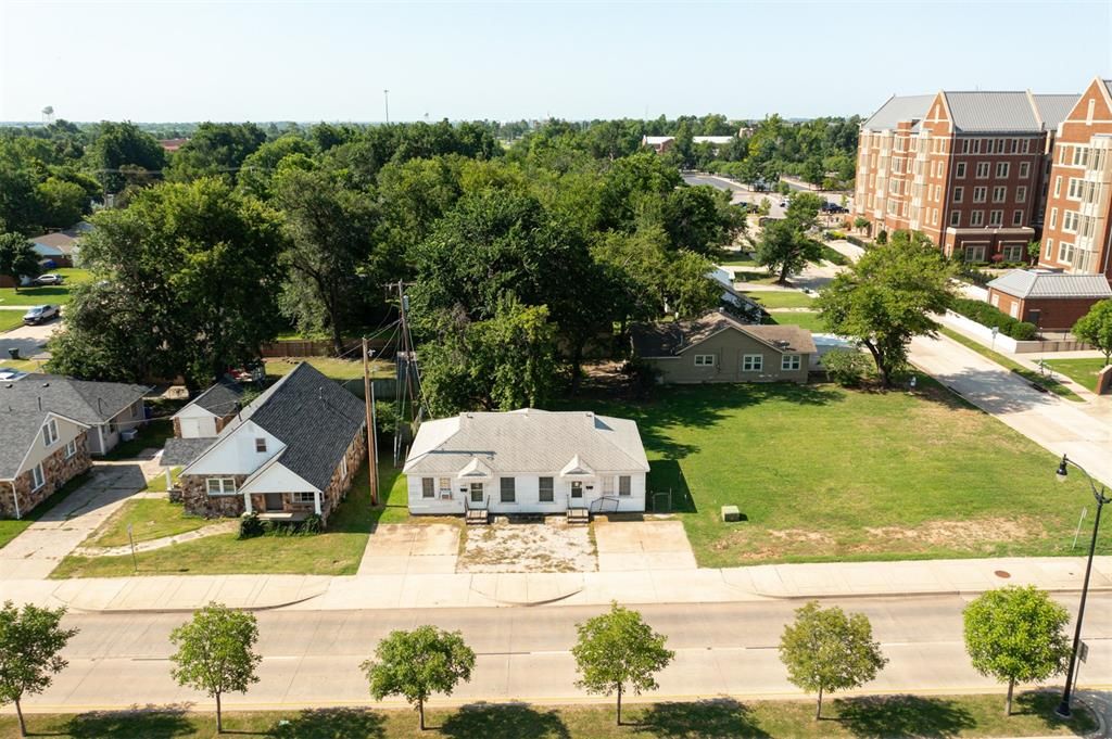Image 21 of property listing at 204 E Lindsey Street 204, 206, Norman, OK 73069