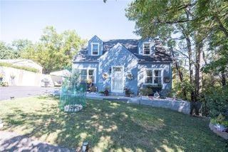 67 Ridge Rd, Braddock Hills, PA 15221