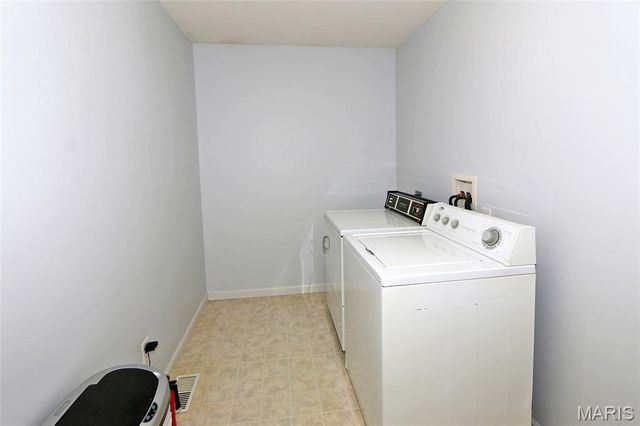 204 Jacobs Way, St Peters, MO 63376