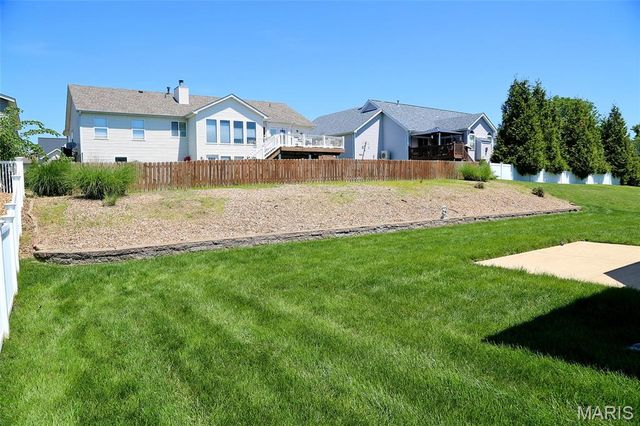 204 Jacobs Way, St Peters, MO 63376