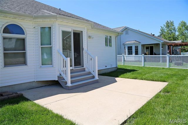 204 Jacobs Way, St Peters, MO 63376