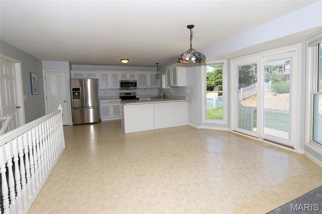 204 Jacobs Way, St Peters, MO 63376