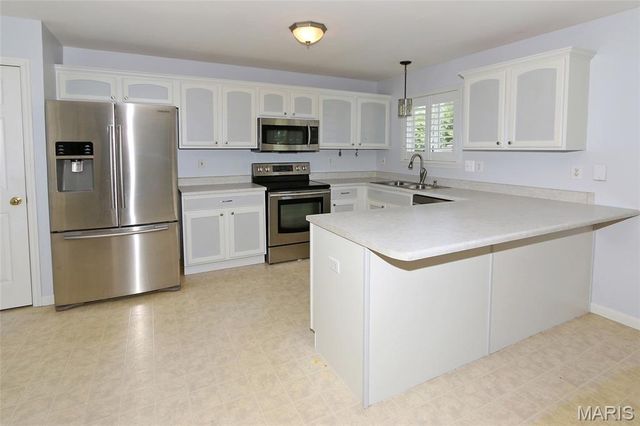 204 Jacobs Way, St Peters, MO 63376