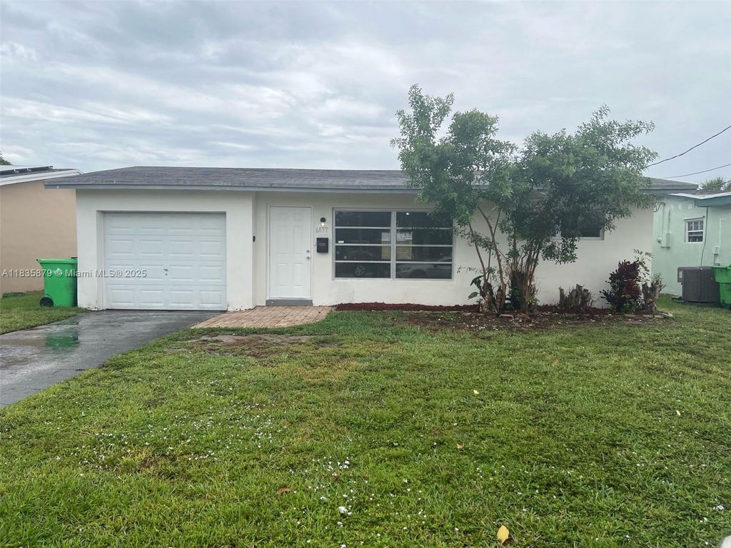 6837 NW 28th St, Sunrise, FL 33313