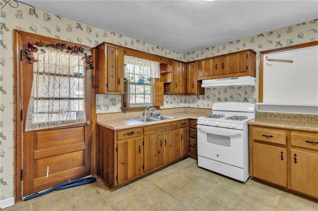 3226 Bobolink, Decatur, GA 30032