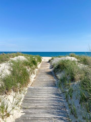 274 Dune Road 19, Westhampton Beach, NY 11978