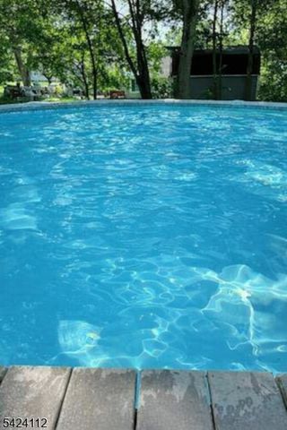 7 Rupells Rd, Clinton Town, NJ 08809