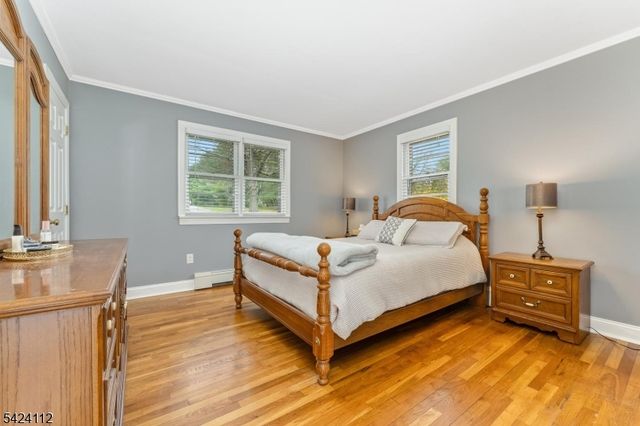 7 Rupells Rd, Clinton Town, NJ 08809