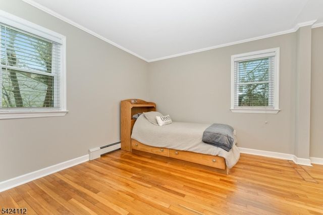 7 Rupells Rd, Clinton Town, NJ 08809