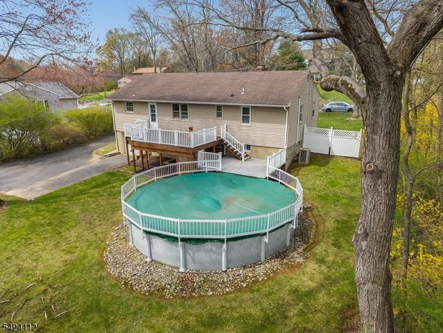 7 Rupells Rd, Clinton Town, NJ 08809