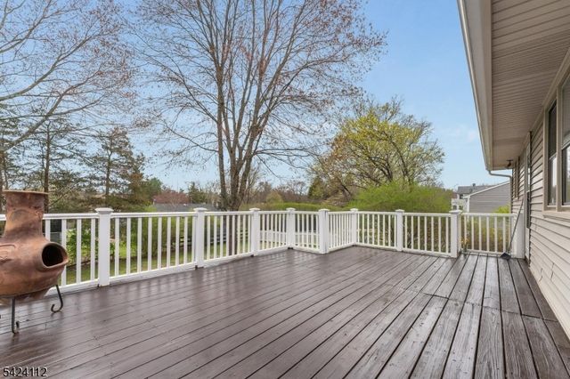 7 Rupells Rd, Clinton Town, NJ 08809