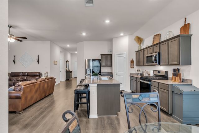 900 Honey Maple Street, Princeton, TX 75407