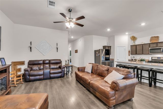 900 Honey Maple Street, Princeton, TX 75407