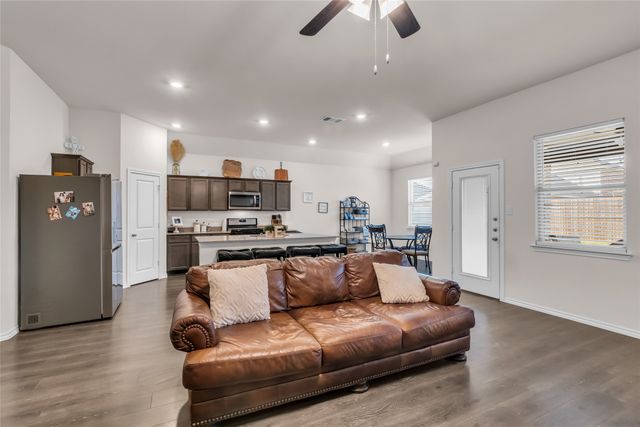 900 Honey Maple Street, Princeton, TX 75407