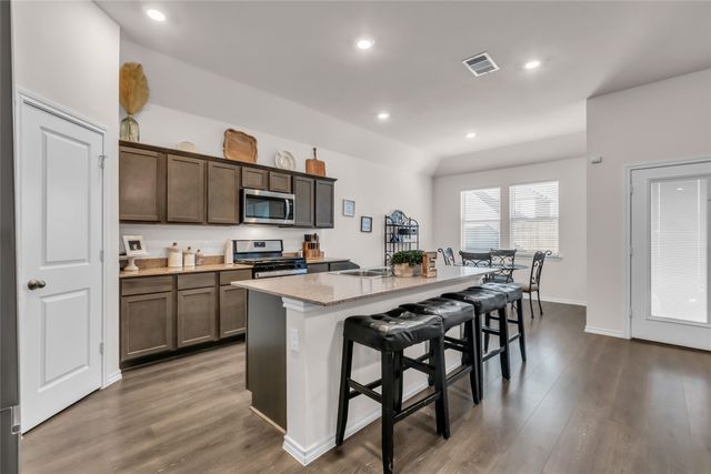 900 Honey Maple Street, Princeton, TX 75407