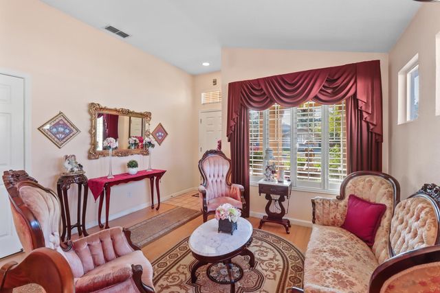 10115 Hampton Oak Dr, Elk Grove, CA 95624