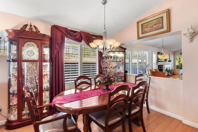 10115 Hampton Oak Dr, Elk Grove, CA 95624