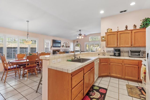 10115 Hampton Oak Dr, Elk Grove, CA 95624