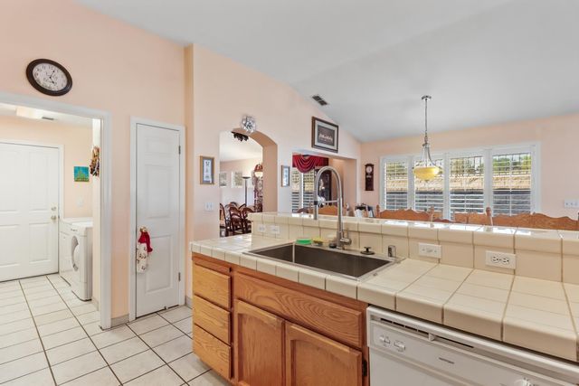 10115 Hampton Oak Dr, Elk Grove, CA 95624