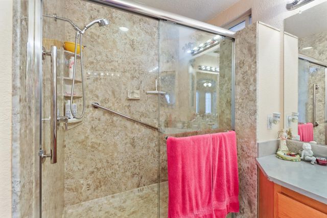 10115 Hampton Oak Dr, Elk Grove, CA 95624