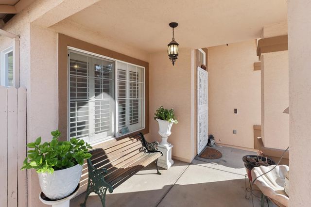 10115 Hampton Oak Dr, Elk Grove, CA 95624